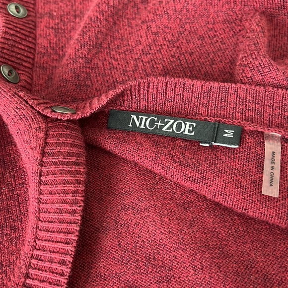 Ladies sweater size medium three-quarter length sleeves buttons go down the back - Picture 3 of 3